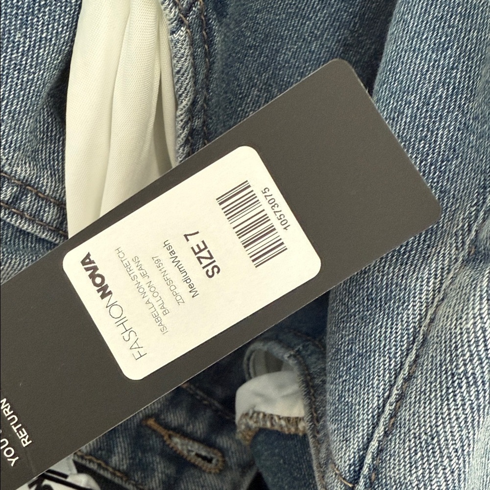 Fashion Nova Classic Blue Women's Balloom Jeans - Picture 4 of 5